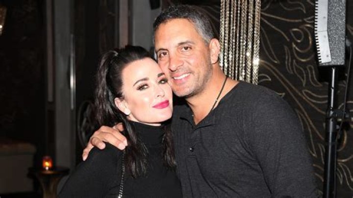 'RHOBH' Fans Believe Kyle Richards And Mauricio Umansky Have Split