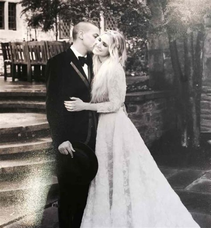 Ashlee Simpson and Evan Ross are Married