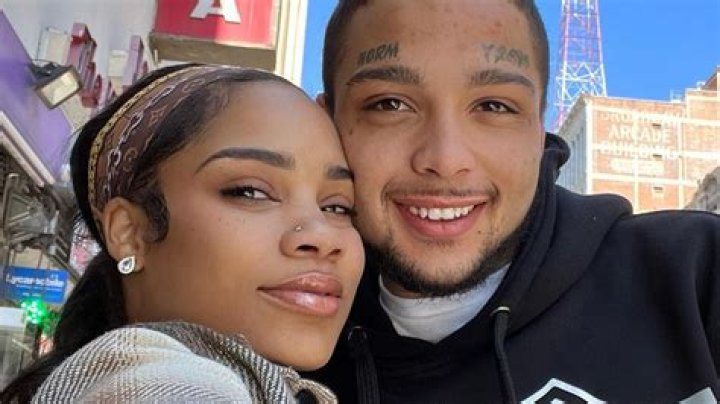 Ashley Jones and Bar Smith Broken Up?
