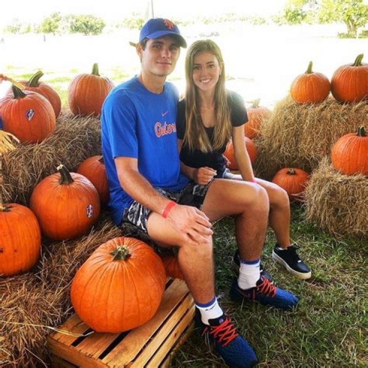 CiCi Bellis Net Worth - Wiki, Age, Weight and Height, Relationships, Family, and More