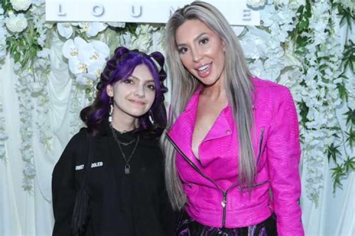 Farrah and Sophia Attack Each Other in Shocking New Video