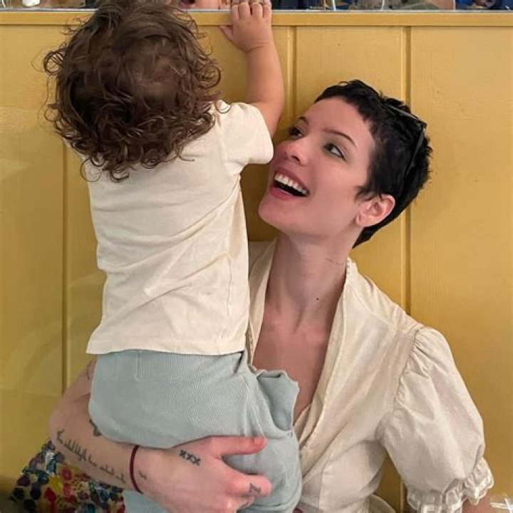 Halsey's Mom, Family, Kids, Net Worth, And More.