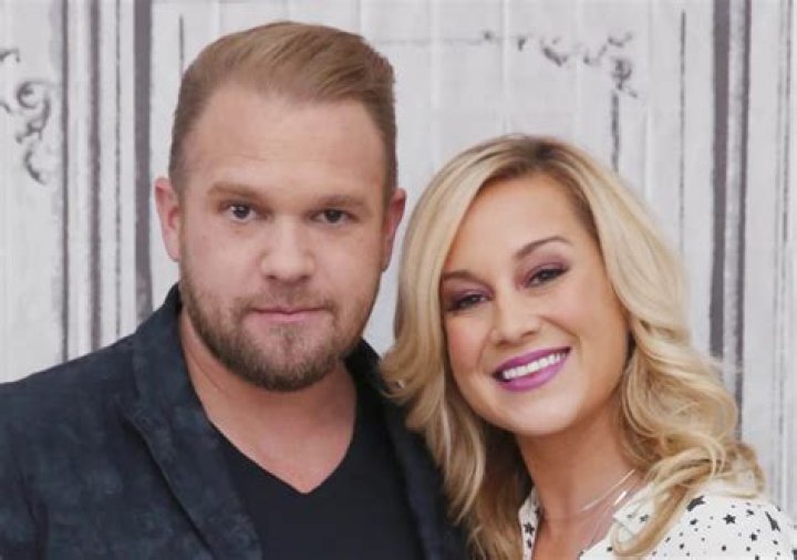 Is Kellie Pickler Pregnant With Husband Kyle Jacobs In 2023? Baby Bump