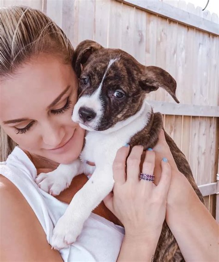 Jason Aldean Pets - Celebrity Pets