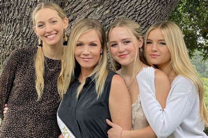 Jennie Garth's Daughter's Relationship Status, Siblings, Net Worth, and More