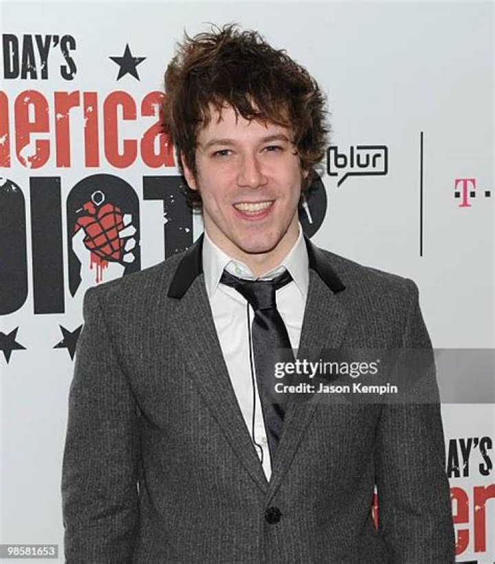 John Gallagher, Jr. Net Worth - Wiki, Age, Weight and Height, Relationships, Family, and More