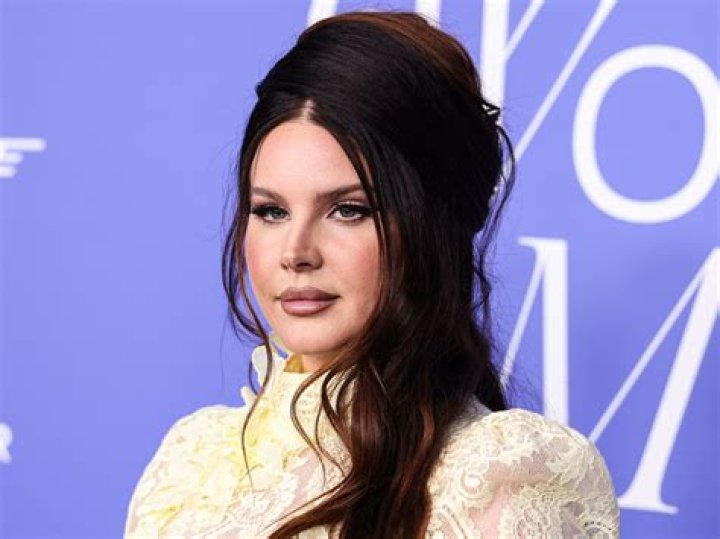 Lana Del Rey’s Net Worth : Career & Lifestyle