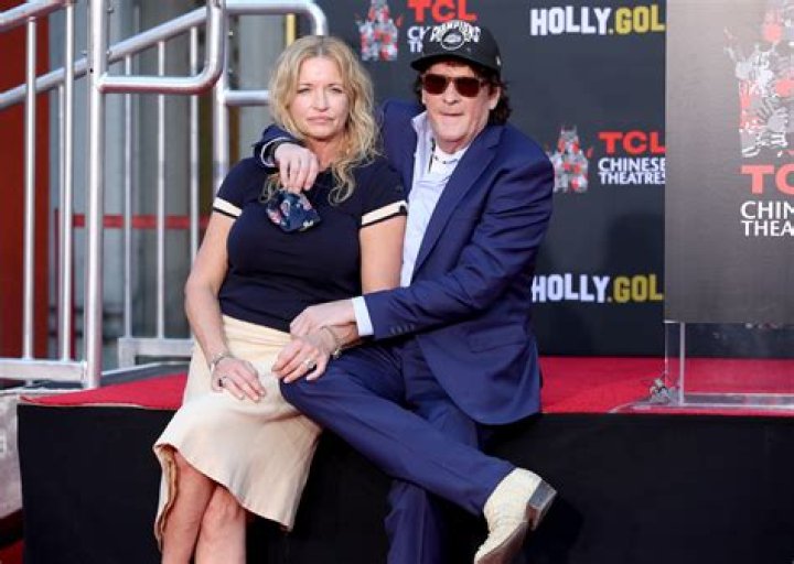 Michael Madsen Height - CelebsHeight.org