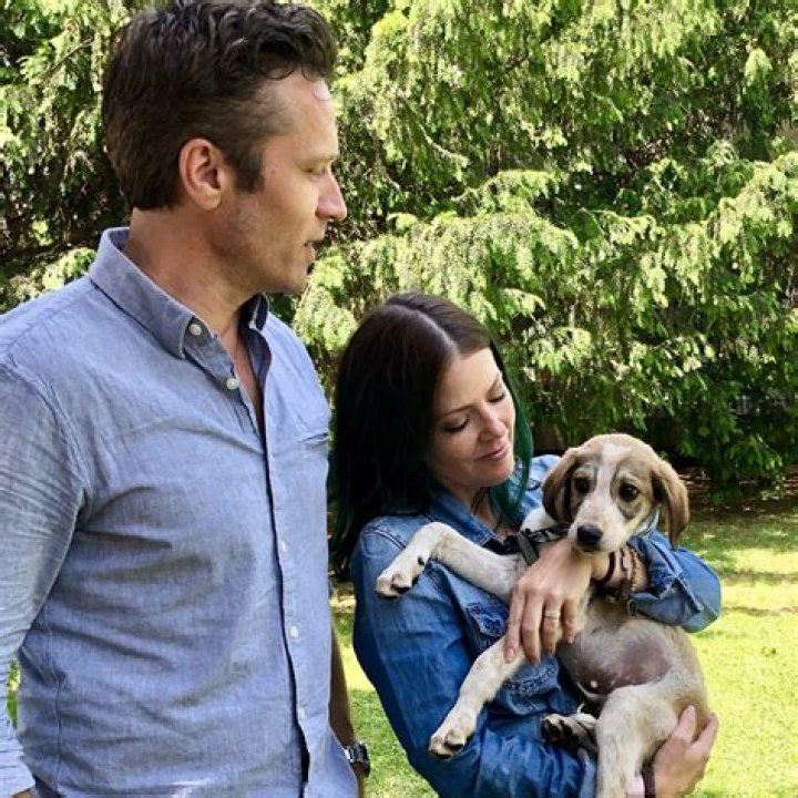 Seamus Dever The Husband Of Actress, Juliana Dever