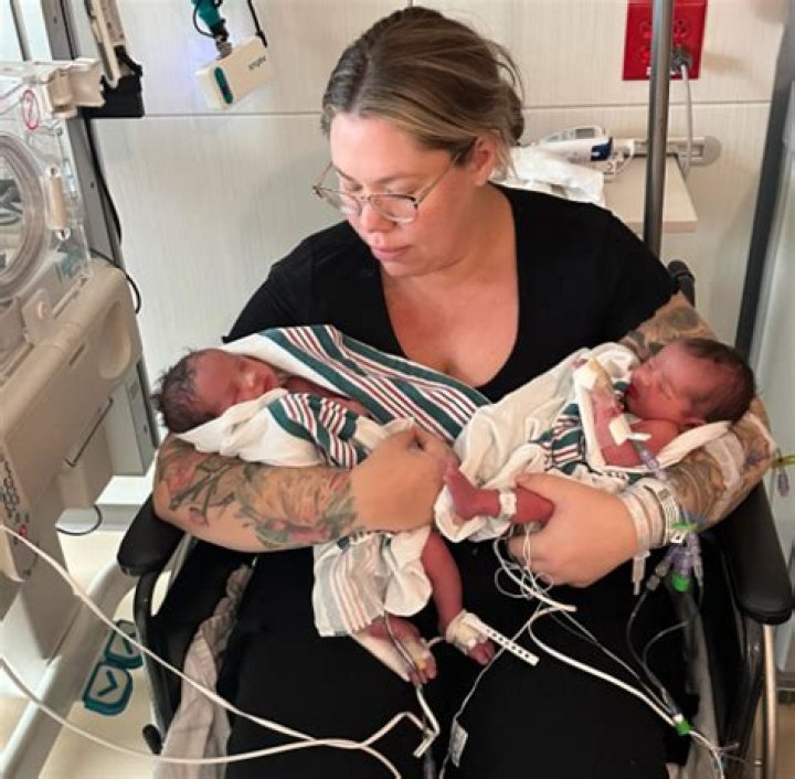 Twins!? Kailyn Lowry Gets Attention for New Photo