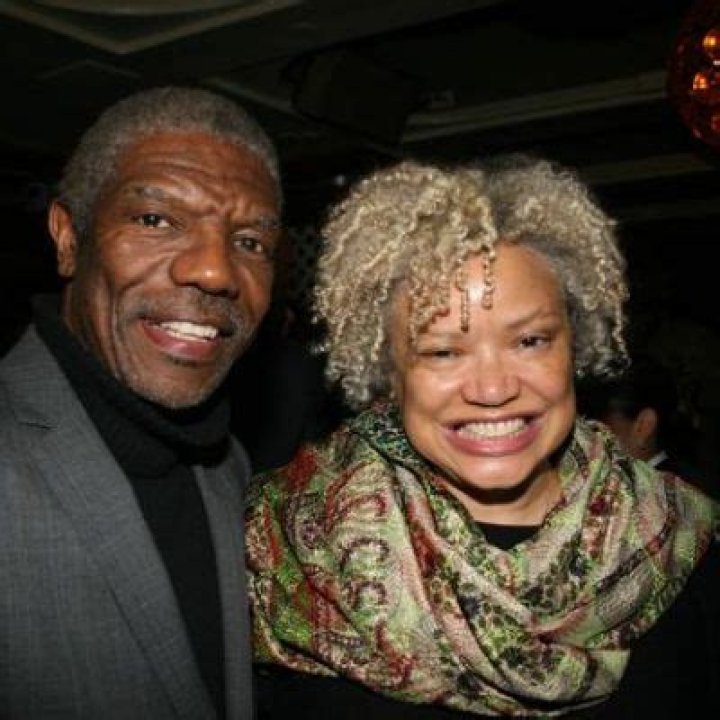 Vondie Curtis-Hall: From Broadway Triumphs to Hollywood Success